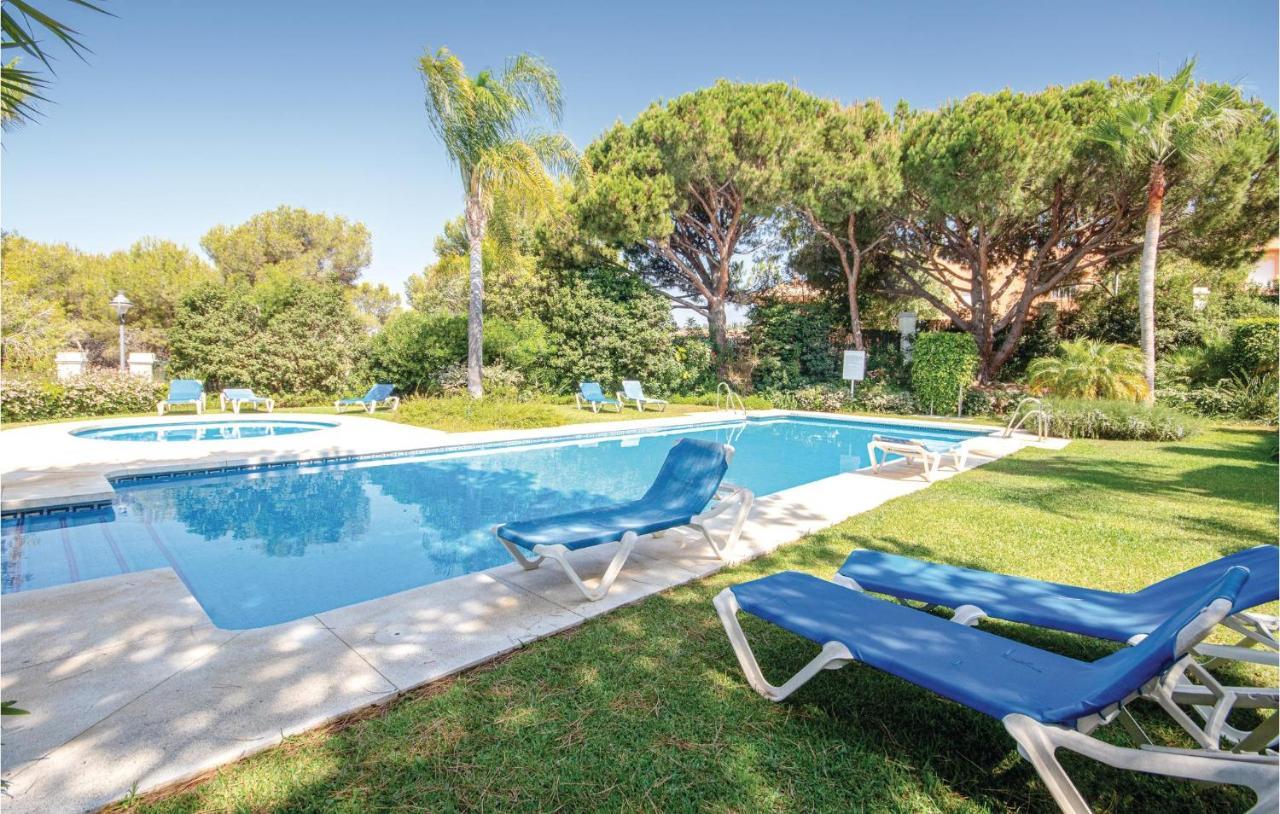 Beautiful Apartment In Marbella-Cabopino With 2 Bedrooms, Wifi And Outdoor Swimming Pool Exterior foto