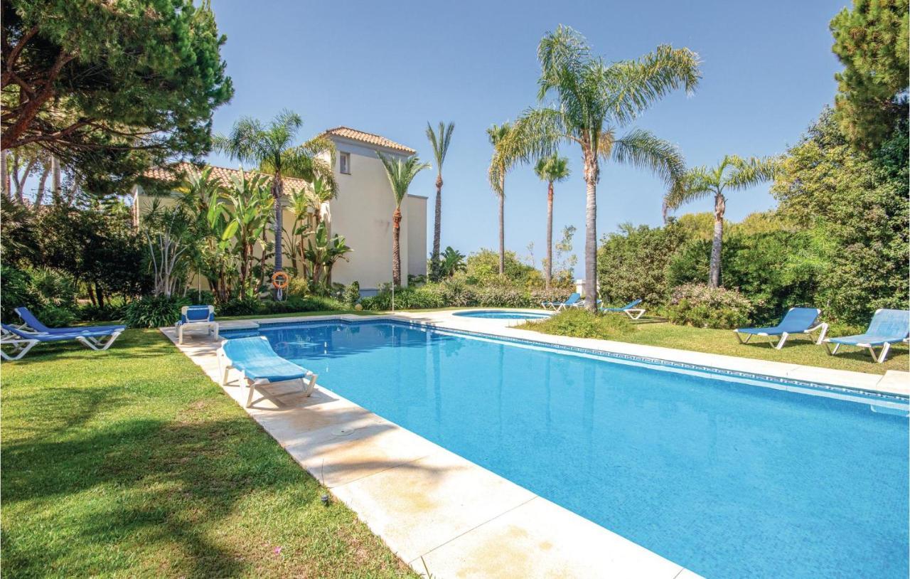 Beautiful Apartment In Marbella-Cabopino With 2 Bedrooms, Wifi And Outdoor Swimming Pool Exterior foto